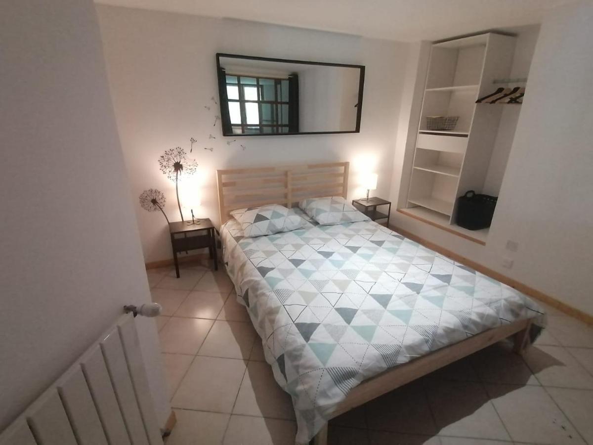 Le Nid Du Chat Noir - Maison Alveole Bed And Books เซียส์ ภายนอก รูปภาพ